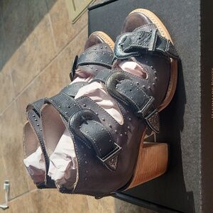 NIB! Freebird Violet Size 9